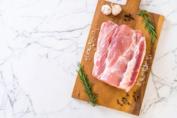 Filete crudo de cerdo fresco — Foto de Stock