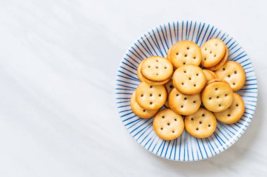 ananas reçeli ile bisküvi