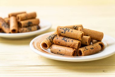 Taylandlı çıtır Hindistan cevizi rulo