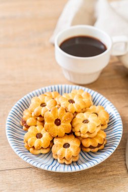 ananas reçeli ile bisküvi