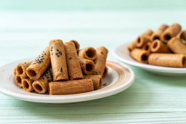 Taylandlı çıtır Hindistan cevizi rulo