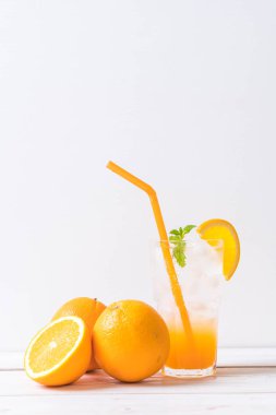 soda ile portakal suyu