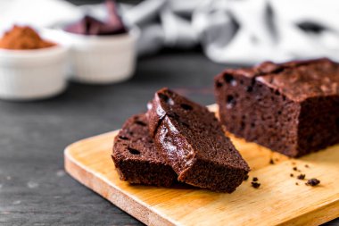 Çikolatalı browni kek