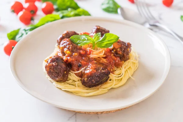 Spaghete cu chiftele — Fotografie, imagine de stoc