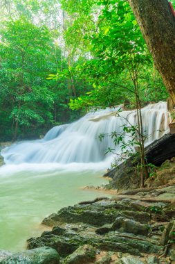 Erawan şelale, Erawan Milli Parkı Thaila içinde Kanchanaburi itibariyle