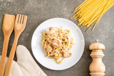 karides ile Fettuccini makarna