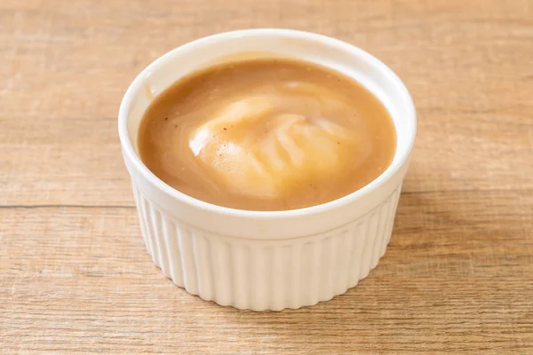 Kentang tumbuk dalam sup saus — Stok Foto