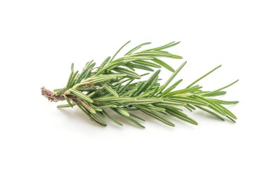 Beyaz arkaplanda taze biberiye izole edildi