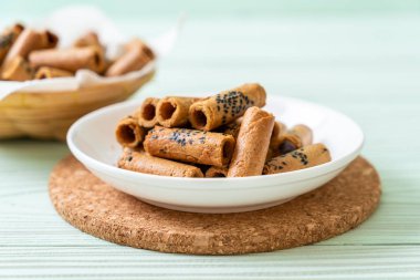 Taylandlı çıtır Hindistan cevizi roll - Tay tatlı snack