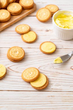 tereyağı krema ile çerezleri