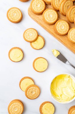 tereyağı krema ile çerezleri