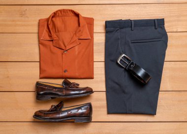 Güzel rahat erkek giyim ve moda seti 