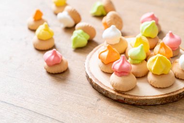 renkli şeker ile bisküvi ekmek