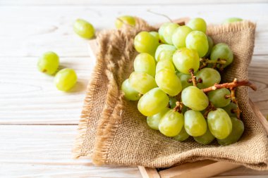 taze yeşil üzüm