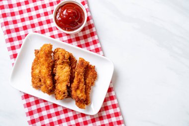 Kızarmış tavuk çubuğu