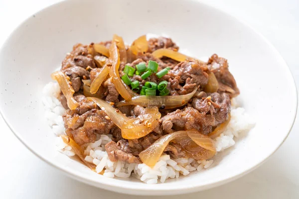 Bœuf tranché sur riz surmonté (GYUU-DON ) — Photo