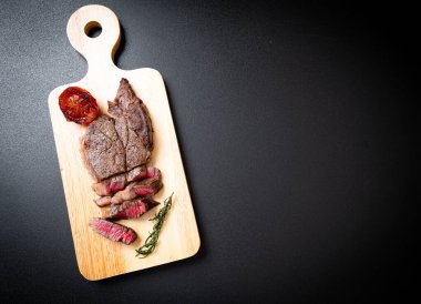 Izgara orta nadir sığır eti biftek