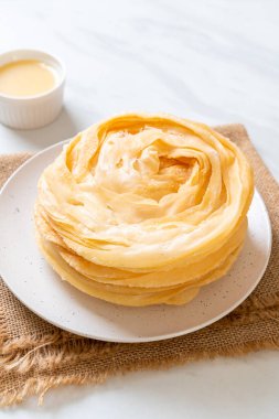 Kızarmış gevrek roti hamur