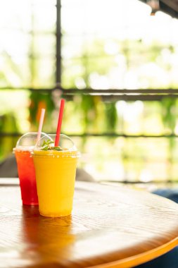 Mango smoothies cam Cafe 