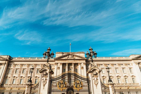 Buckingham Palace i London, Storbritannien - Stock-foto