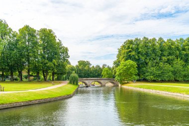 Cambridge'de Cam Nehri üzerindeki köprü