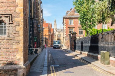 Cambridge, Uk - Ağu 28 2019: Cambridge, İngiltere'de eski sokak. Bu bir.