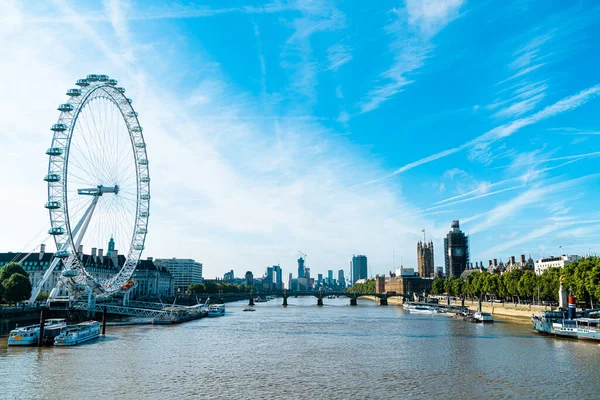 Londra 'daki Büyük Ben ve Westminster Köprüsü. — Stok fotoğraf