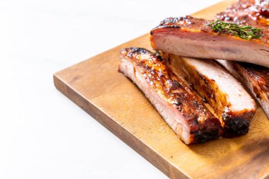 Izgara Barbekü kaburga domuz