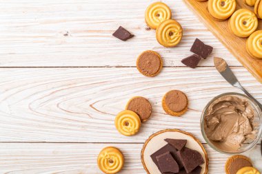 krem çikolata kurabiye