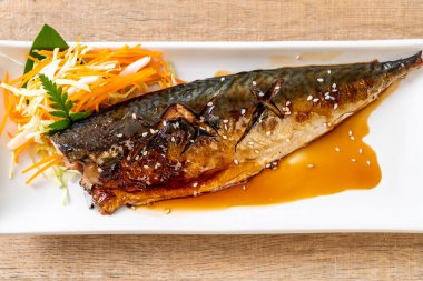 Teriyaki soslu ızgara Saba balık biftek