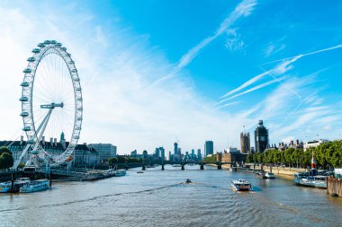Londra 'daki Büyük Ben ve Westminster Köprüsü.