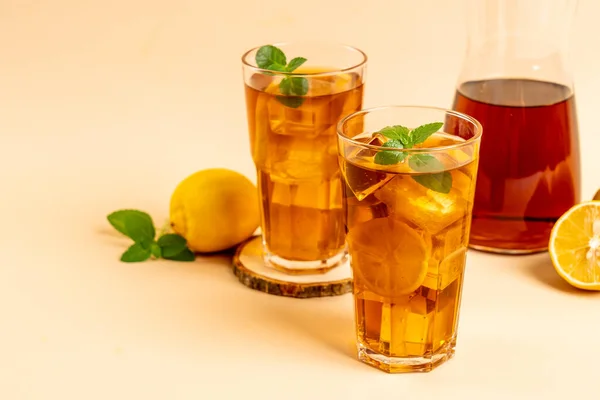 Ποτήρι Παγωμένο Λεμόνι τσάι — Φωτογραφία Αρχείου