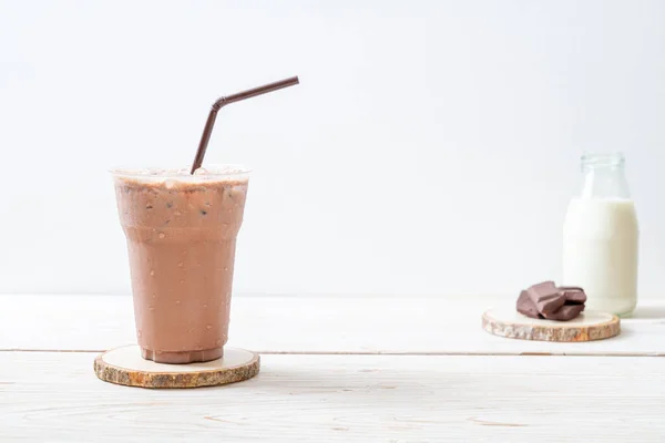 Boisson milk-shake au chocolat glacé — Photo