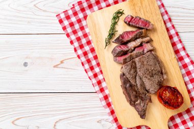 Izgara orta nadir sığır eti biftek