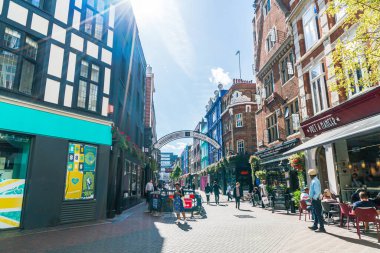 Londra, İngiltere, Uk - 2 Sep 2019: İnsanlar alışverişe gidiyor