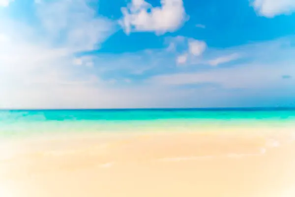 Abstrakte verschwimmen schönen tropischen Strand Meer und blauer Himmel für den Rücken — Stockfoto