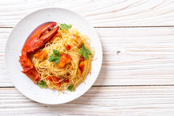 Pasta all 'astice o espaguetis de langosta —  Fotos de Stock