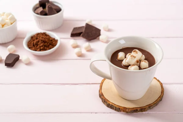 Chocolate caliente con malvaviscos — Foto de Stock