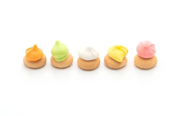 Ciastka z kolorowym cukrem na szczycie — Zdjęcie stockowe