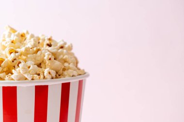 Kovada Patlamış Mısır Filmi