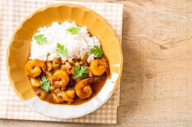 Pirinç Köri soslu karides