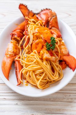 ıstakoz spagetti karides yumurta ile