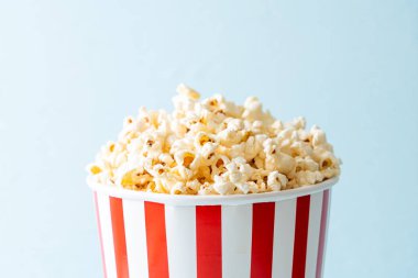 Kovada Patlamış Mısır Filmi