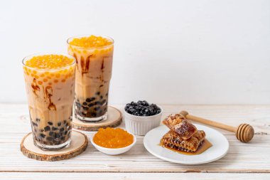 Kabarcıklı Tayvan sütü çayı