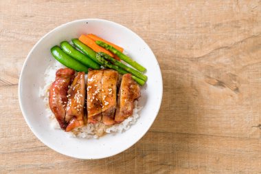 Teriyaki tavuk pilav kasesi