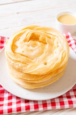 Kızarmış gevrek roti hamur