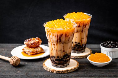 Kabarcıklı Tayvan sütü çayı