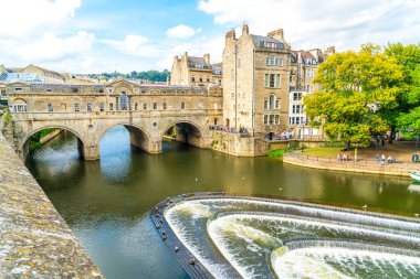 Görünüm pulteney Köprüsü river avon Bath, İngiltere