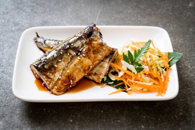 Teriyaki soslu ızgara Saba balık biftek