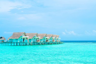Plaj ile güzel tropikal Maldivler tatil oteli ve ada
